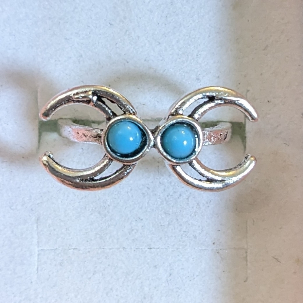 New Exaggerated Turquoise Ring Vintage Style size 7 1/2, T2B1H